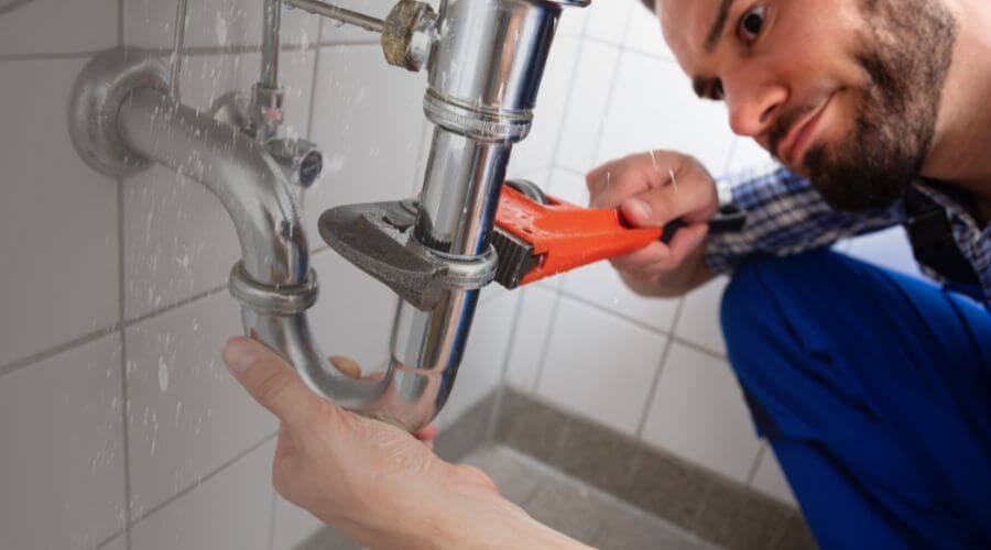 Expert burst pipe repair services in Tippo, MS